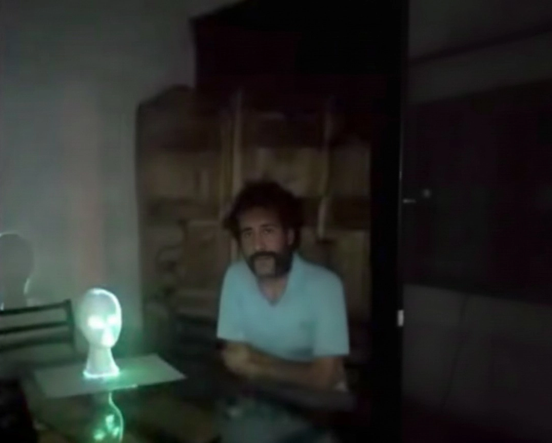 Miniatura de proyección de video mapping sobre una cabeza